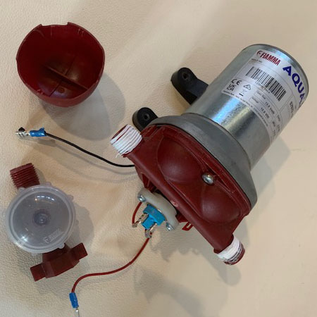 Aqua F 13 litros Fiamma (RASTRO)