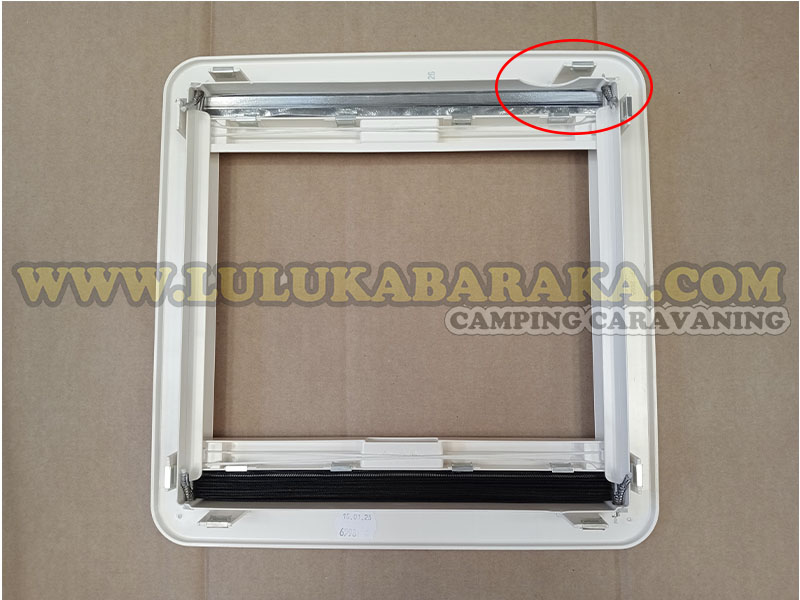 Claraboya Micro Heki 28x28 con estor y mosquitera(RASTRO)