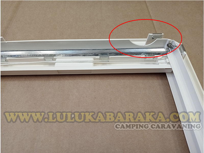 Claraboya Micro Heki 28x28 con estor y mosquitera(RASTRO)