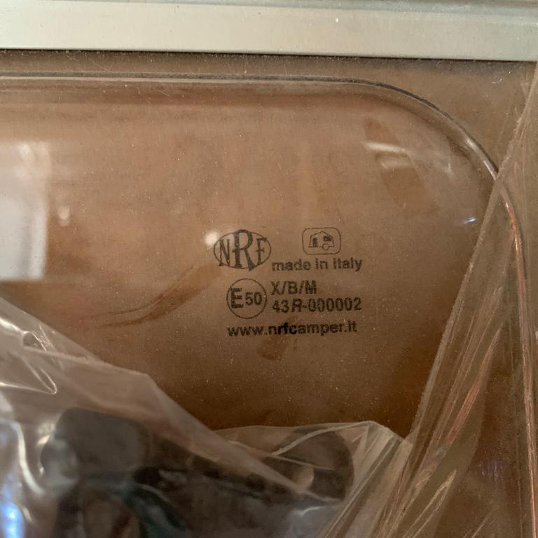 Cristal compatible Ventana Dometic 700x350 (RASTRO)