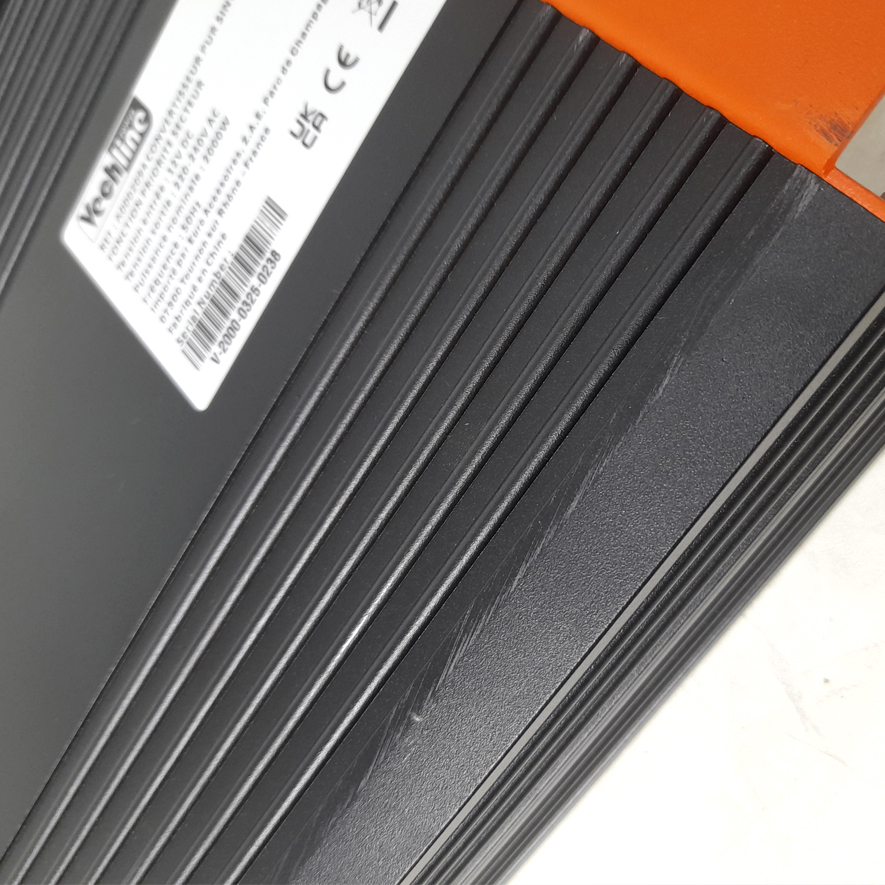 Inversor Vechline Onda Pura 2000W con USB 1 salida (RASTRO)