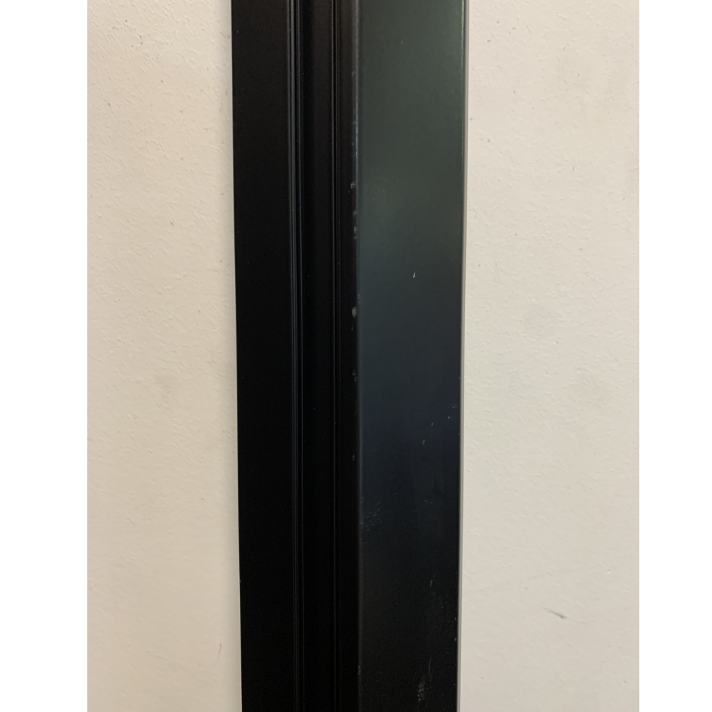 Perfil altillo aluminio con ranura Led 2,10m. Negro (RASTRO)