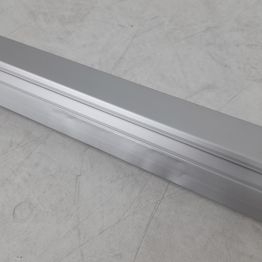 Perfil altillo aluminio con ranura Led 2,10m. Plata Mate (RASTRO)