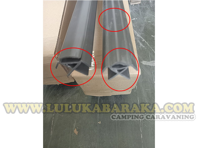 Perfil PVC gris oscuro antigolpes (RASTRO)