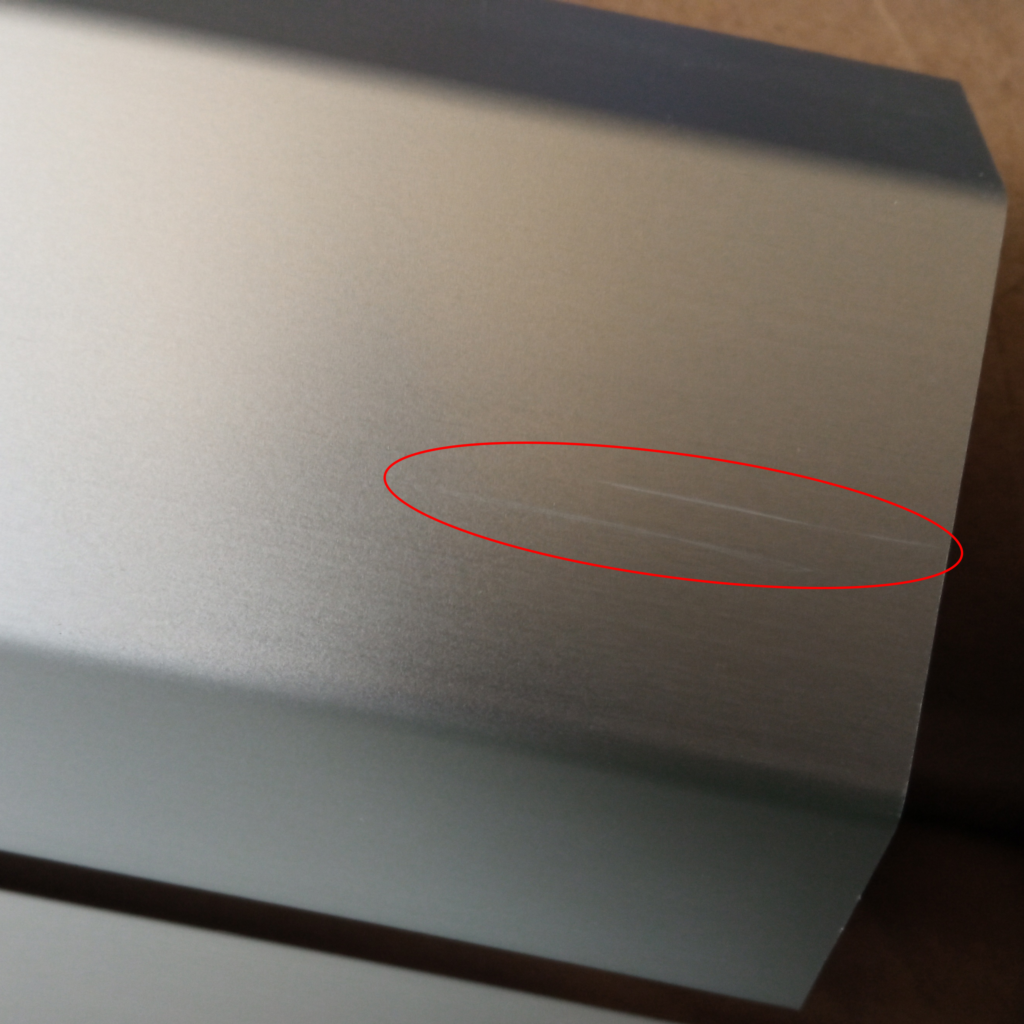 Perfil esquina aluminio 2,10 m (RASTRO)