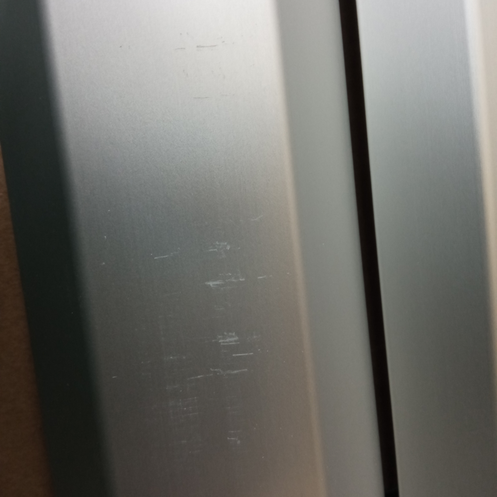 Perfil esquina aluminio 2,10 m (RASTRO)